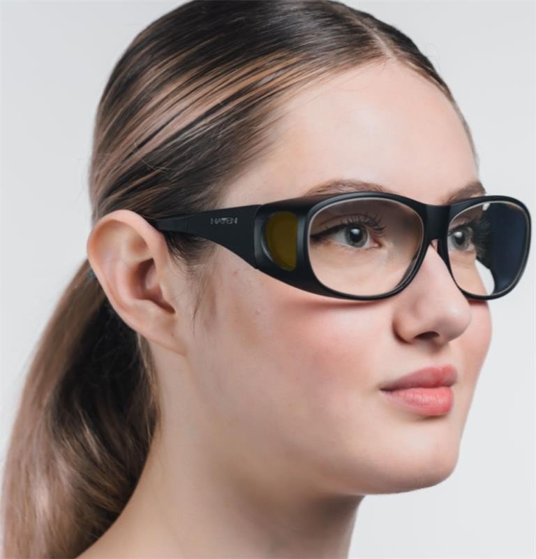 Stop the Ear Torture: How Custom Eyewear Solves the 12-Hour Wear Fatigue