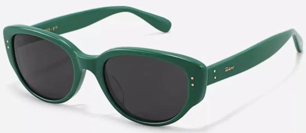 Is Your Eyewear’s Weight Distribution Off? A Step-by-Step Guide to Adjusting the Ear Hook Pressure Points on Custom Glassesb