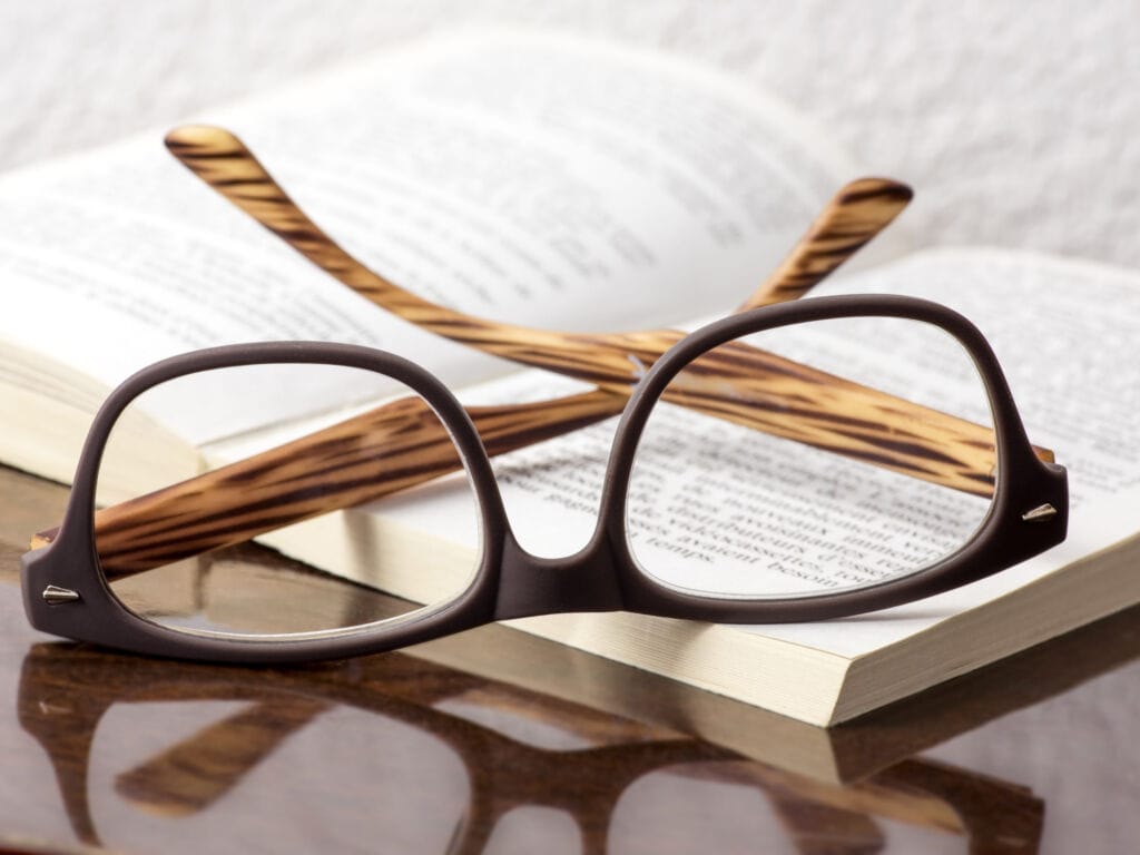 Custom Acetate Polishing Manual: How to Restore the “First-Day Glow” of Handmade Eyewear at Home