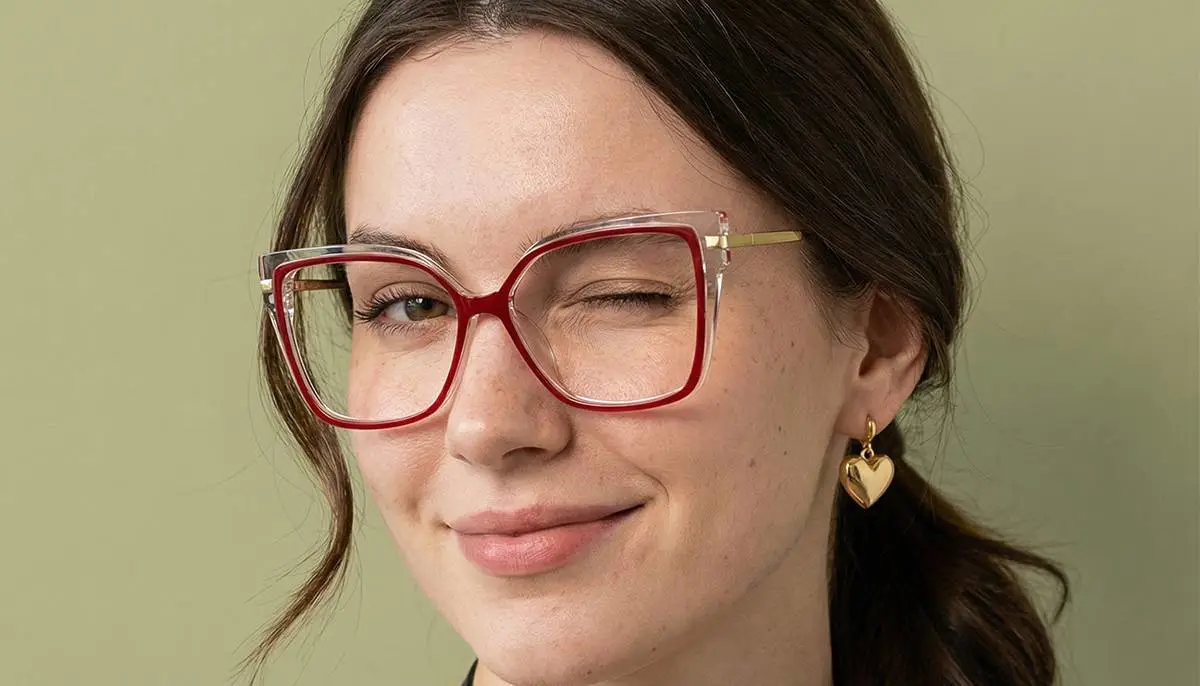 Read Before You Buy: How to Make Sure Your Glasses Fit When Shopping Online