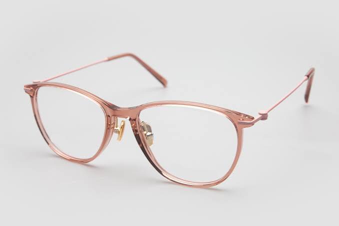 More Than Fashion: 3 Functional Lens Features You Must Consider Before Buying Eyeglasses
