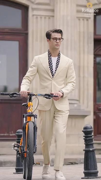 The Executive Style Code: A Career Guide to Suits, Briefcases, and Sophisticated Eyewear